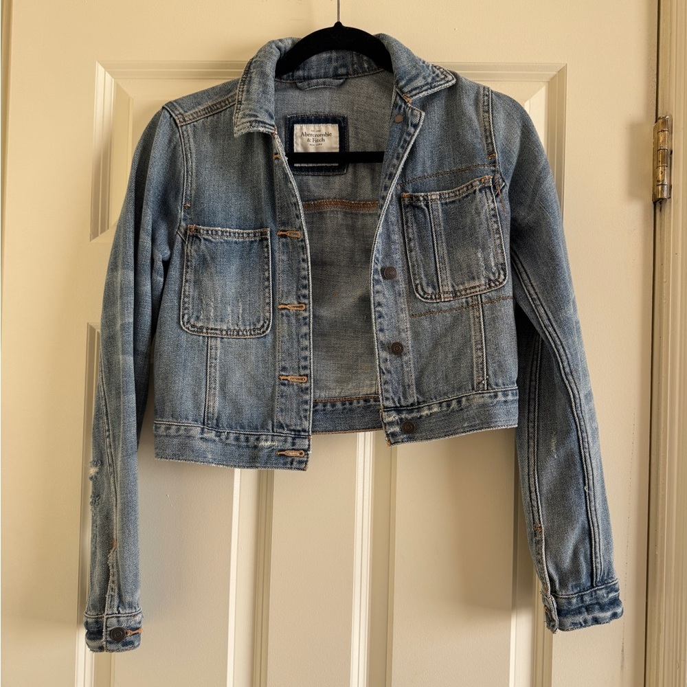 Abercrombie & Fitch Light Blue Jean Jacket- cropped-100% cotton